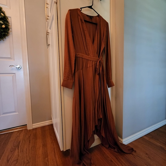 Bcbg brown wrap around dress GUC sz small - Picture 3 of 13